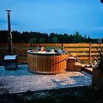 Zielona Nad Sapina 度假居 Pozezdrze